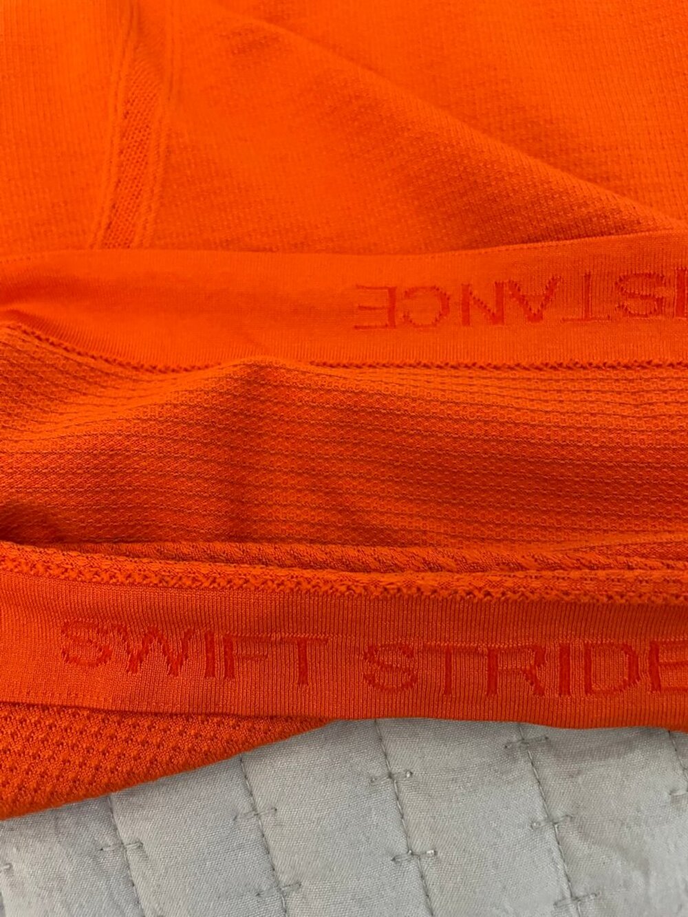 Lululemon Swiftly Tech Long Sleeve Womens 8 Orange Thumbholes pilling/snag - Picture 3 of 11